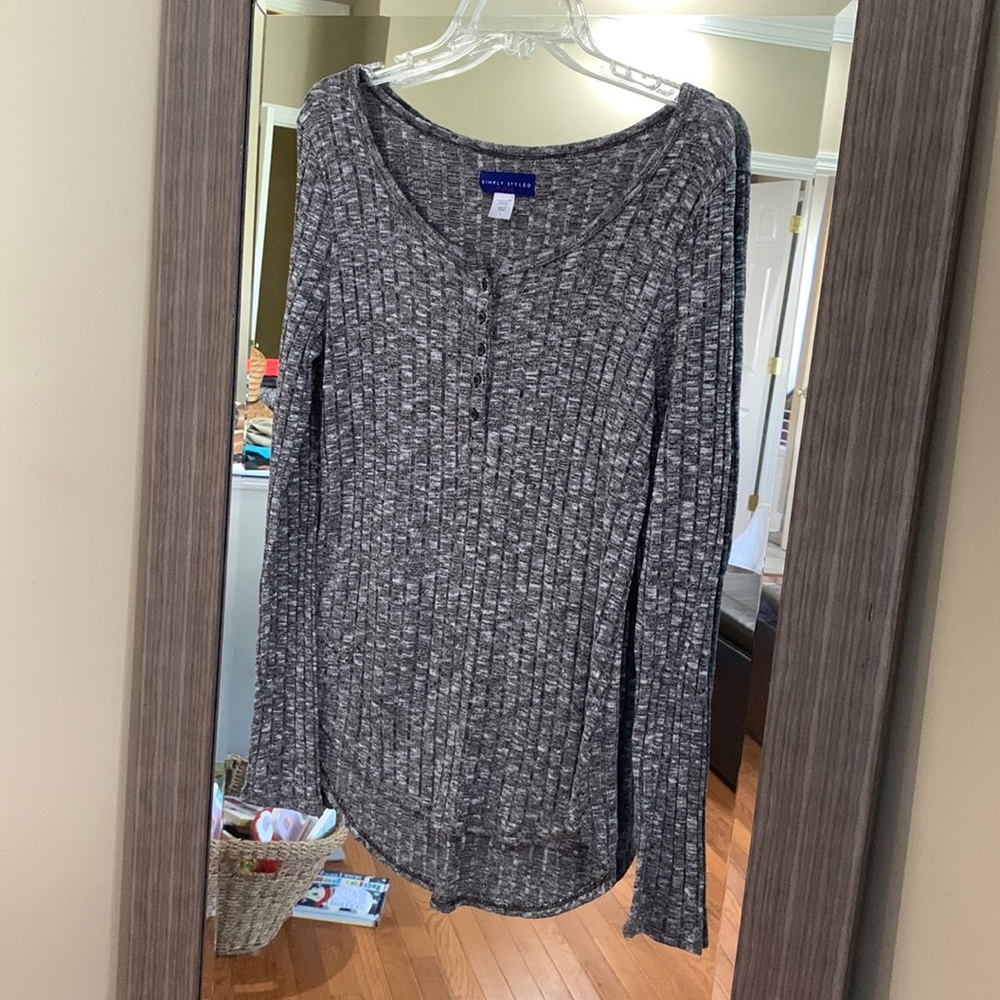 Grey, scoop neck, light weight, long sleeve shirt. Size L. Brand Simply Styled.